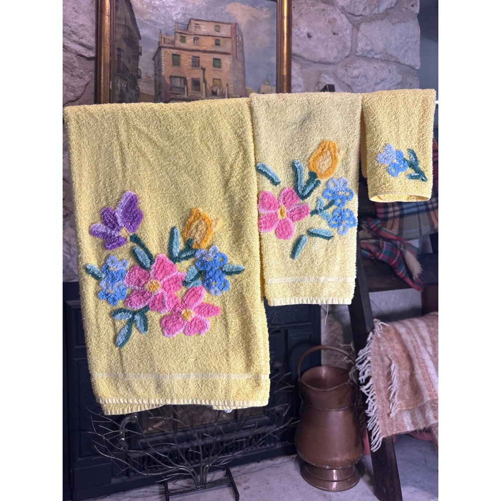 Cannon Yellow Embroidered Floral Bath Towel Set Vintage Home Decor